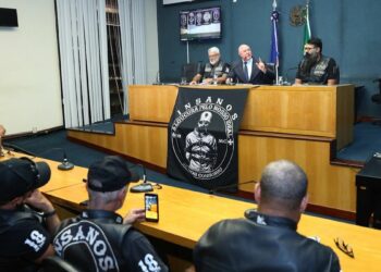 O Insanos Moto Clube apresentou na Assembleia Legislativa suas ações sociais e o impacto do motoclubismo na saúde mental, turismo e inclusão social. O grupo está presente em 70 países.