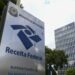 Receita Federal desmente fake news sobre rastreamento de Pix e esclarece que não monitora transações individuais.