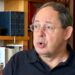 Eduardo Giannetti analisa o fim da hiperglobalização, impactos na economia global e oportunidades estratégicas para o Brasil em cenário de mudanças.