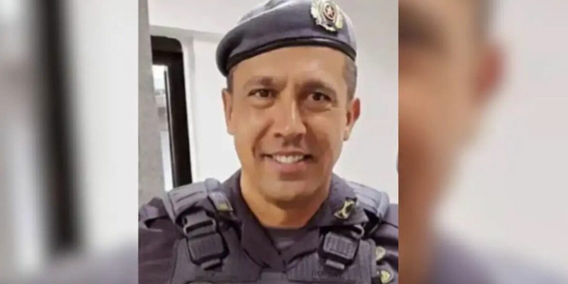 Tenente-coronel acusado de feminicídio em SP é transferido para reserva com salário quase integral; processo administrativo continua.