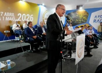 Governo anuncia R$ 10 bilhões em crédito para modernizar máquinas agrícolas. Medida inclui renegociação de dívidas e incentivo à inovação no campo.