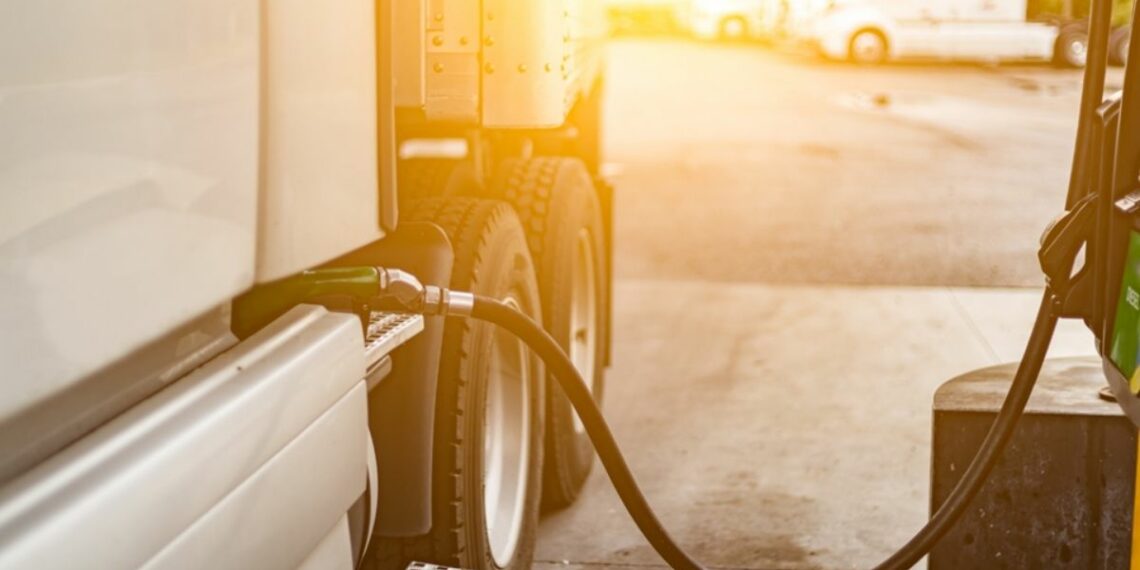 Espírito Santo adere a regime emergencial de combustíveis e passa a subsidiar diesel para conter alta de preços e proteger consumidores.