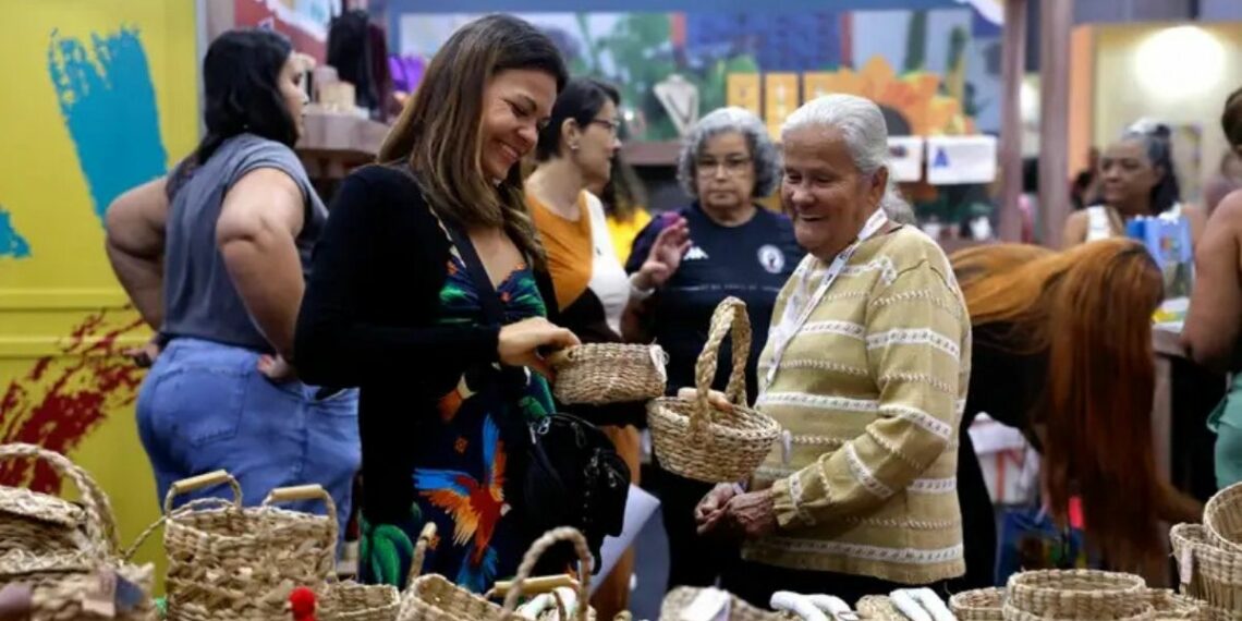 Crescimento da população idosa no Brasil impulsiona a economia prateada, que já movimenta cerca de R$ 2 trilhões e exige inovação em serviços, atendimento e produtos voltados ao público 60+.
