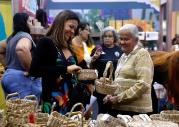 Crescimento da população idosa no Brasil impulsiona a economia prateada, que já movimenta cerca de R$ 2 trilhões e exige inovação em serviços, atendimento e produtos voltados ao público 60+.