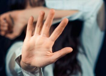 Projeto na Ales propõe capacitação anual de servidores públicos para prevenção da violência contra a mulher e fortalecimento da rede de proteção.