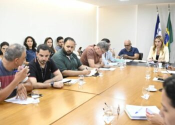 Prefeitura de Vitória se reúne com lideranças comunitárias da Regional 7 para discutir melhorias em bairros da capital.