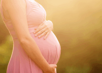 Nova lei regulamenta atuação das doulas e assegura acompanhamento no parto em todo o país.