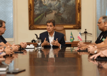Ricardo Ferraço inicia governo no Espírito Santo com reuniões estratégicas em segurança, saúde e educação. Agenda reforça planejamento e continuidade de políticas públicas.