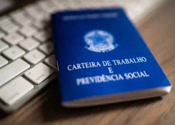 Prefeitura de Vitória realiza ação “Sine de Vitória mais perto de você” na região de São Pedro, com serviços de emprego e orientação profissional para a população.
