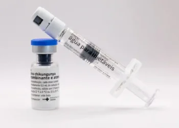 Dourados (MS) decreta calamidade pública após aumento de casos de chikungunya. Cidade registra mais de 6 mil notificações e inicia vacinação.