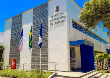 Servidores protestam em Linhares após promessa de reajuste não cumprida pelo prefeito