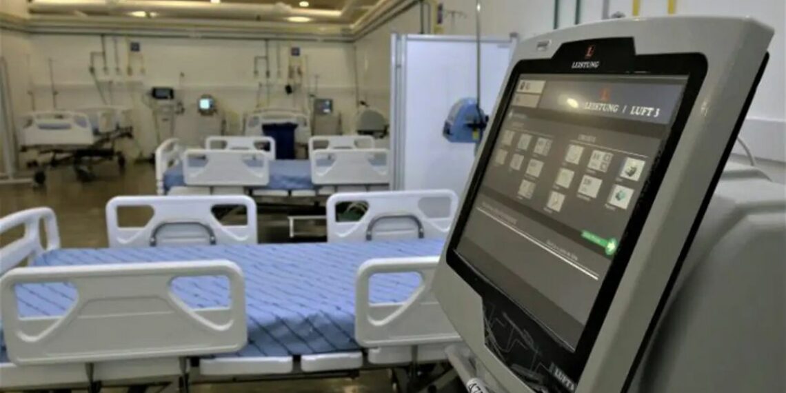 Pesquisa TIC Saúde mostra crescimento do uso de inteligência artificial em hospitais e clínicas brasileiras, especialmente na gestão e nos diagnósticos.