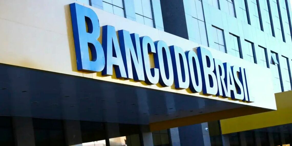 Banco do Brasil registrou lucro de R$ 3,4 bilhões no primeiro trimestre de 2026, queda de 54%, pressionado pela alta da inadimplência no agronegócio e aumento das provisões para perdas.