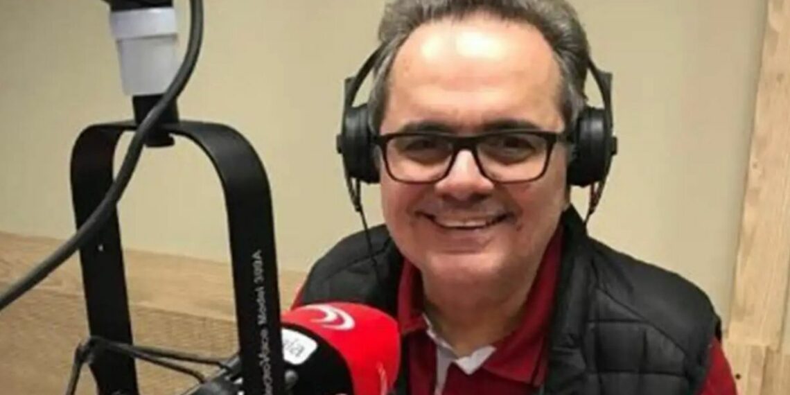 O narrador esportivo Milton Naves morreu aos 70 anos em Belo Horizonte. Ícone do rádio mineiro, trabalhou por mais de 40 anos na Rádio Itatiaia e cobriu nove Copas do Mundo.