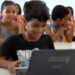 Programa Escolas Conectadas supera 100 mil escolas públicas com internet de qualidade e amplia inclusão digital na educação brasileira.