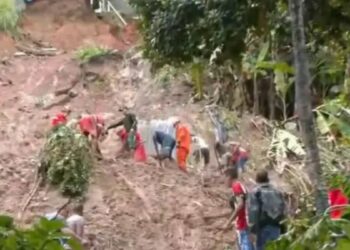  Presidente Lula anuncia apoio federal às cidades afetadas pelas fortes chuvas em Pernambuco. Defesa Civil mantém alerta para Recife e região metropolitana.