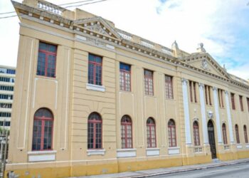 Fafi e Ufes oferecem oficinas gratuitas de teatro em Vitória com vagas para maiores de 16 anos. Inscrições começam nesta quinta-feira pelo portal Viva Cidade.