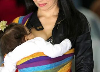 Nova portaria da Capes amplia licença e prorrogação de bolsas para estudantes de pós-graduação em casos de maternidade, adoção e parentalidade atípica.