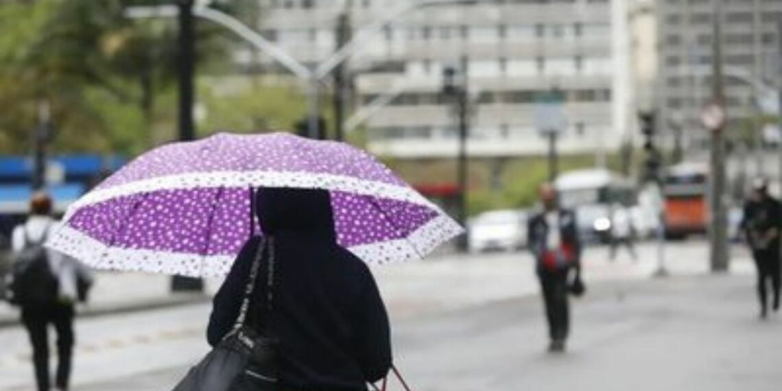 Defesa Civil Nacional acompanha previsão de tempestades severas no Sul do Brasil após alerta vermelho do Inmet para Rio Grande do Sul e Santa Catarina.