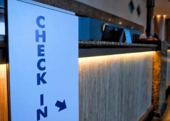 Hotéis, pousadas e hostels do Brasil agora utilizam ficha digital obrigatória para registro de hóspedes, com check-in online e mais agilidade no atendimento.