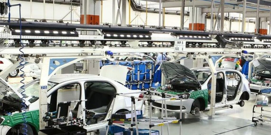 Lula defendeu o fortalecimento da indústria automotiva brasileira durante evento da Anfavea em Brasília e destacou crescimento da produção de veículos no país.