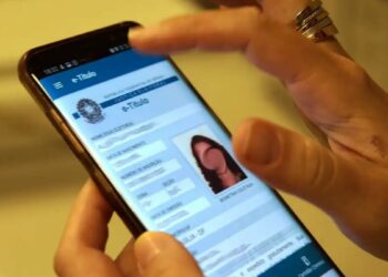 TRE-RJ realiza plantão especial neste sábado para regularização do título eleitoral. Eleitores têm até 6 de maio para resolver pendências e votar nas eleições de outubro.
