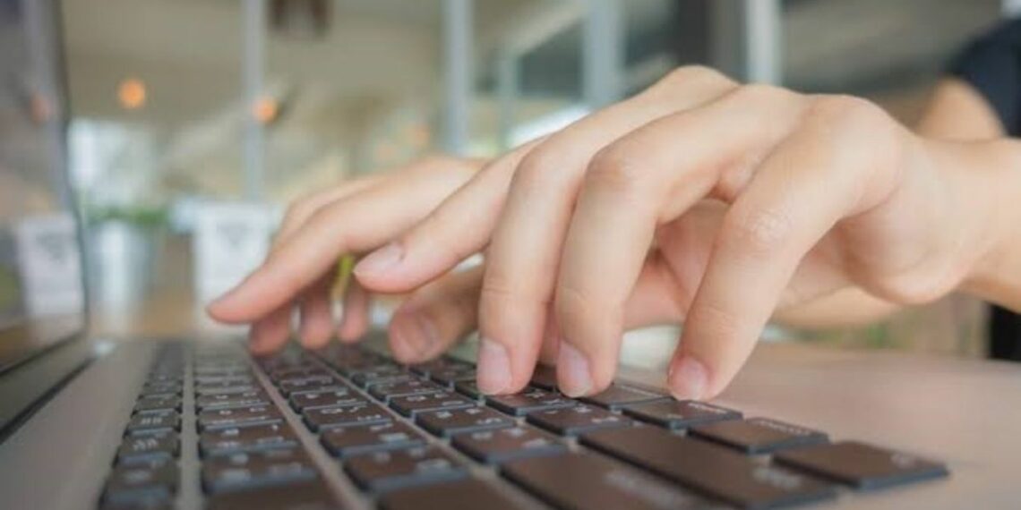 Programa Qualificar ES abre 22 mil vagas gratuitas em cursos on-line de qualificação profissional. Inscrições seguem até 15 de maio pelo site da Secti.