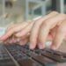 Programa Qualificar ES abre 22 mil vagas gratuitas em cursos on-line de qualificação profissional. Inscrições seguem até 15 de maio pelo site da Secti.