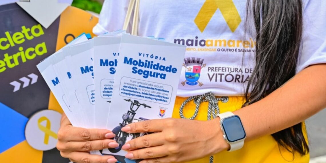 Prefeitura de Vitória amplia ações do Maio Amarelo com orientações sobre bicicletas elétricas, ciclomotores e equipamentos autopropelidos na capital capixaba.