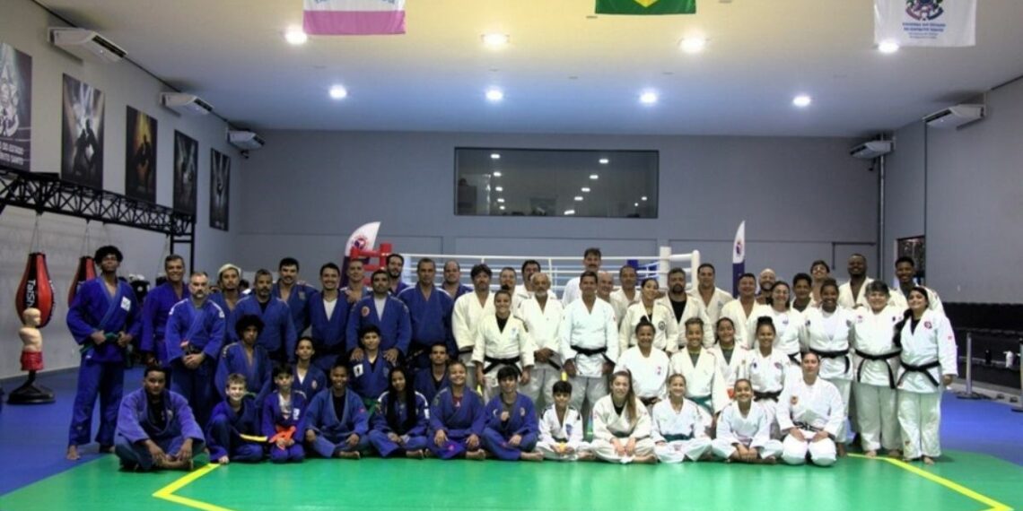 Encontro de Judocas Veteranos do Espírito Santo reúne atletas de diferentes gerações neste sábado, no Ginásio de Lutas da Sesport, com presença do olímpico Ezequiel Paraguassu.