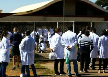 Inep divulga nota de corte do Revalida 2026/1. Médicos formados no exterior precisarão alcançar 59 pontos para seguir à próxima etapa do exame.