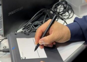 Governo federal amplia emissão da nova Carteira de Identidade Nacional durante a Semana do Trabalhador. Documento unifica dados e aumenta segurança digital.