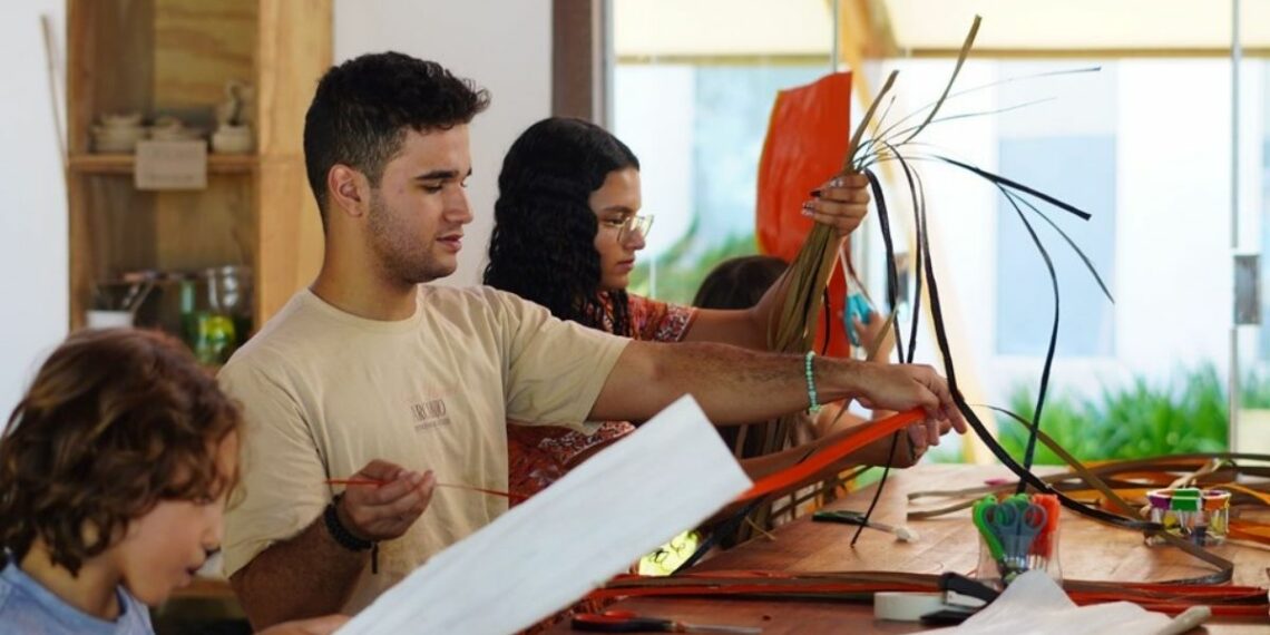 Parque Cultural Casa do Governador promove oficinas gratuitas de cartonagem, escultura, pintura e roda de conversa durante o mês de maio em Vila Velha.
