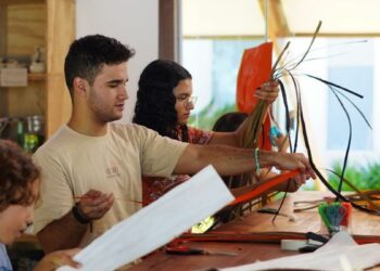 Parque Cultural Casa do Governador promove oficinas gratuitas de cartonagem, escultura, pintura e roda de conversa durante o mês de maio em Vila Velha.