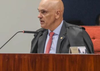Ministro Alexandre de Moraes será relator das ações no STF que contestam a Lei da Dosimetria, aprovada pelo Congresso, que pode reduzir penas dos envolvidos nos atos golpistas de 8 de janeiro.