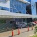 Jair Bolsonaro foi internado em Brasília para realizar cirurgia no ombro direito. Procedimento ocorre após autorização do STF durante prisão domiciliar humanitária.