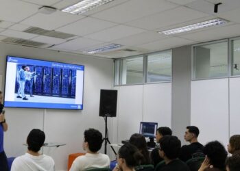 Estudantes da UVV participaram de visita técnica ao Prodest e conheceram serviços de TI prestados pelo órgão para instituições públicas do Espírito Santo.