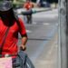 Estudos do Ipea divulgados no Dia do Trabalhador analisam redução da jornada 6x1, custos do transporte, inclusão social e mudanças no mercado de trabalho brasileiro.