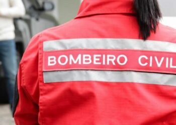 Projeto de lei na Assembleia do Espírito Santo quer impedir reprovação em cursos de reciclagem para bombeiros civis e garantir atualização contínua da categoria.