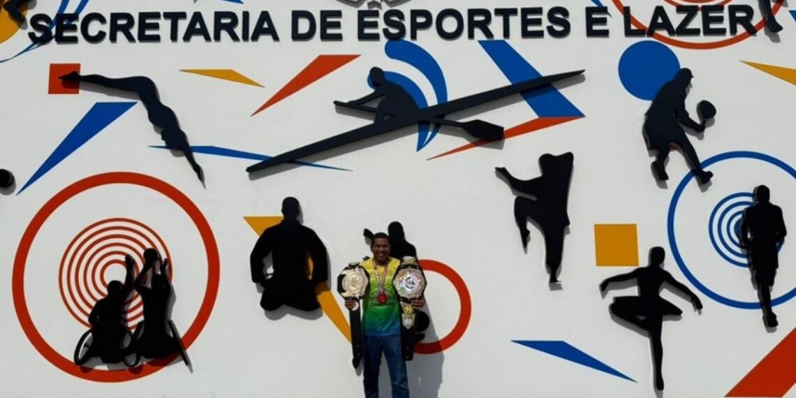 O lutador capixaba Demer Matias conquistou o primeiro título mundial da carreira no kickboxing, em Buenos Aires, e agora se prepara para disputar a Copa do Mundo da modalidade.