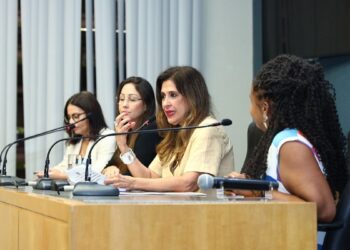 Mães de crianças neurodivergentes pediram à Assembleia Legislativa do Espírito Santo a criação de uma frente parlamentar voltada à inclusão e efetivação de direitos das famílias atípicas.