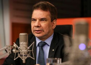 Programa Brasil Contra o Crime Organizado prevê modernização de presídios, bloqueio de recursos financeiros de facções e implantação de padrões de segurança máxima em todo o país.