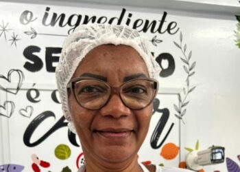 A merendeira Janete Custódio, de Vitória, é finalista do Concurso Melhores Receitas da Alimentação Escolar com uma torta nutritiva de abóbora e frango. Votação popular segue até 30 de maio.