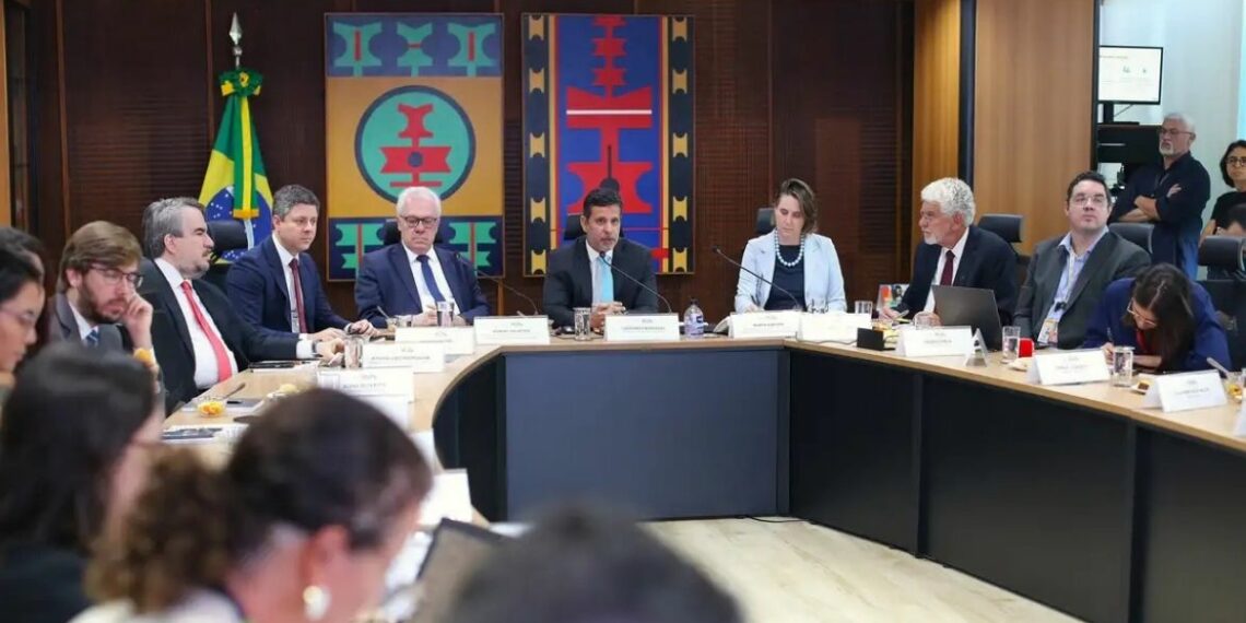 Ministério da Educação divulga resultados da PND 2025 e informa que 65% dos participantes atingiram nível de proficiência para atuar como professores da educação básica.