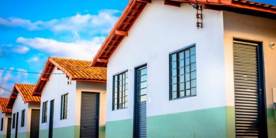Crédito imobiliário ultrapassa 10% do PIB brasileiro, impulsionado pelo Minha Casa, Minha Vida e pelos investimentos do Governo Federal em habitação.