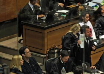 Dr. Jairinho e Monique Medeiros serão julgados novamente pela morte de Henry Borel no Rio de Janeiro. Defesa do ex-vereador pode abandonar plenário outra vez.