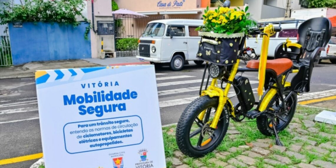 Maio Amarelo em Vitória já alcançou mais de mil pessoas com ações educativas, blitze e orientações sobre segurança no trânsito e bicicletas elétricas.