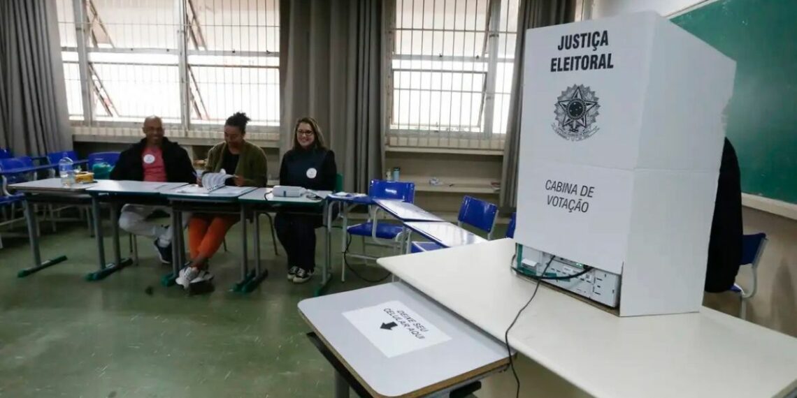 Prazo para emissão e regularização do título de eleitor termina em 6 de maio. Após essa data, cadastro será fechado e eleitor irregular não poderá votar em 2026.
