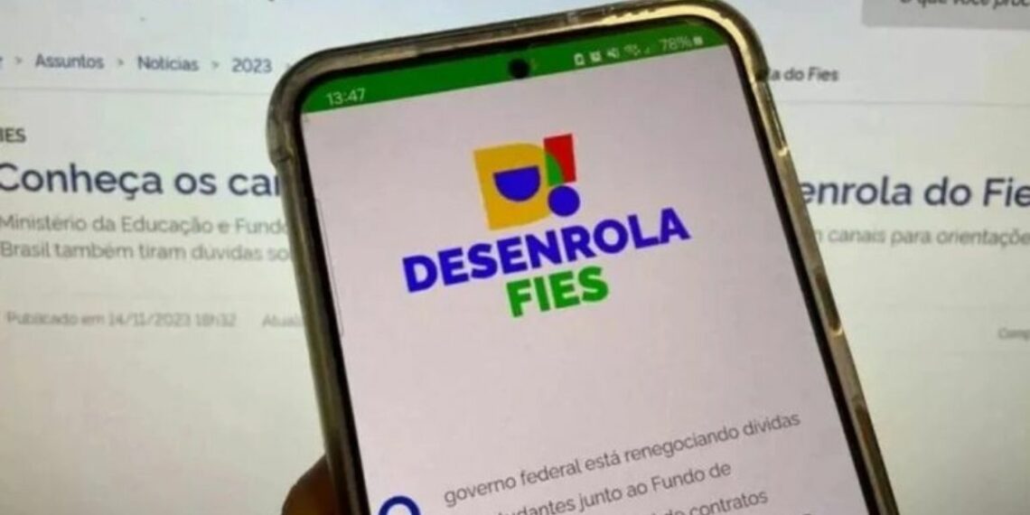 O Desenrola Fies já renegociou R$ 1,34 bilhão em dívidas estudantis no primeiro dia. Programa oferece descontos de até 99% e parcelamento para contratos do Fies em atraso.