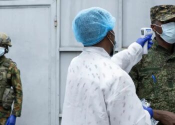 CDC Africa alerta que 10 países africanos estão sob alto risco de ebola devido aos surtos registrados na República Democrática do Congo e em Uganda. OMS elevou nível de risco na região.